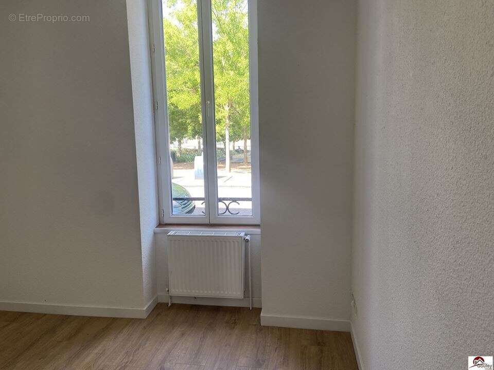 Appartement 280 m² à Roanne  - photo 3