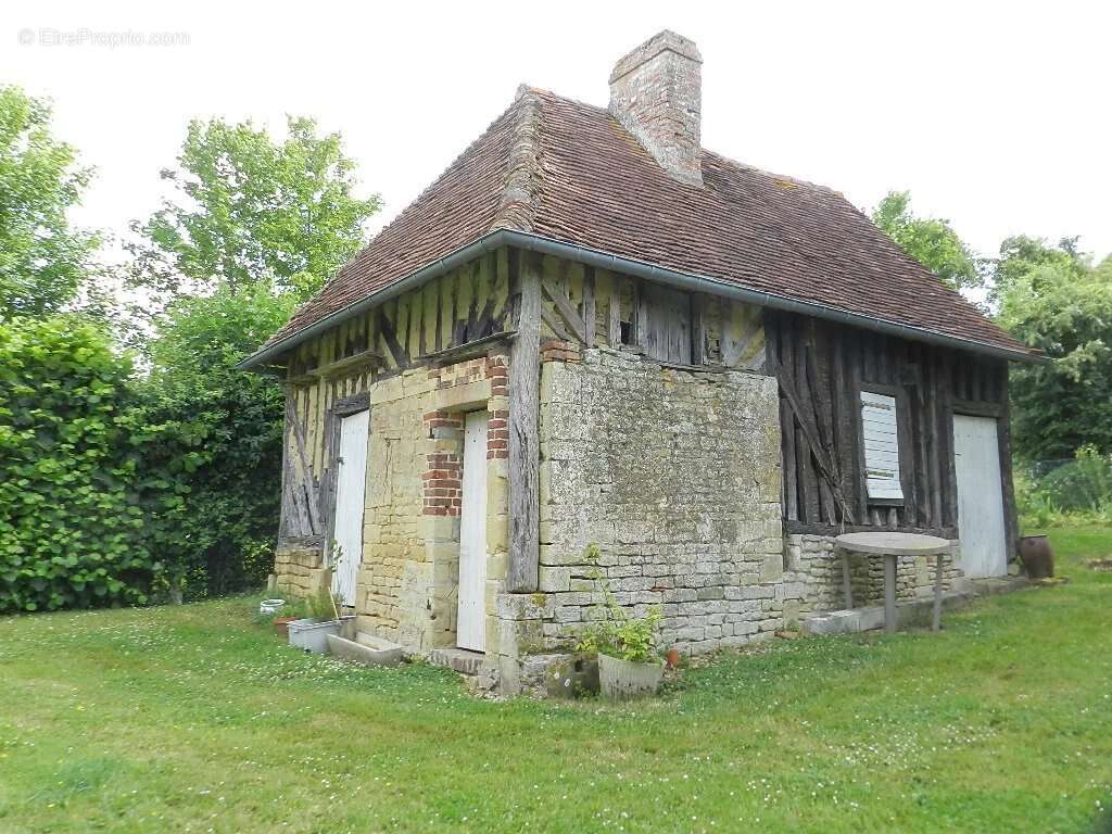Maison à SAINT-PIERRE-SUR-DIVES
