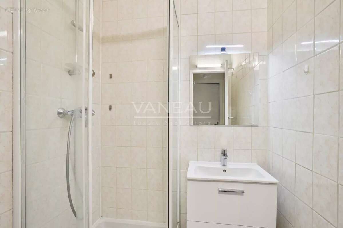 Appartement à PARIS-14E