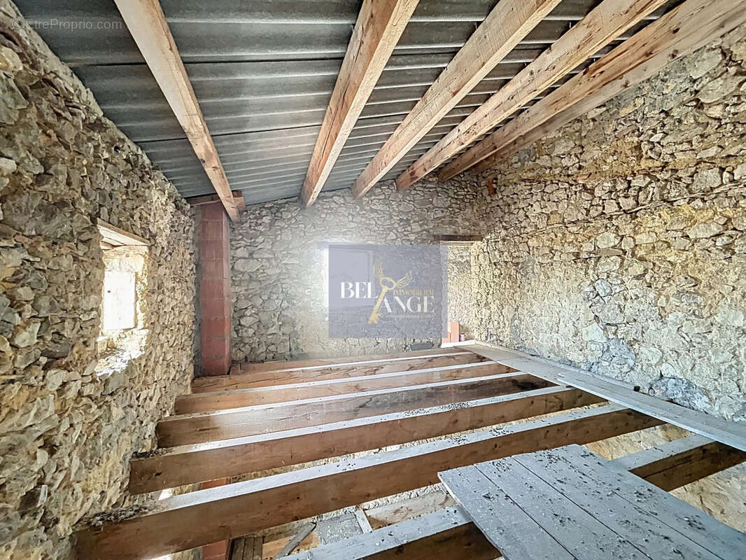 Maison à LABASTIDE-DE-VIRAC