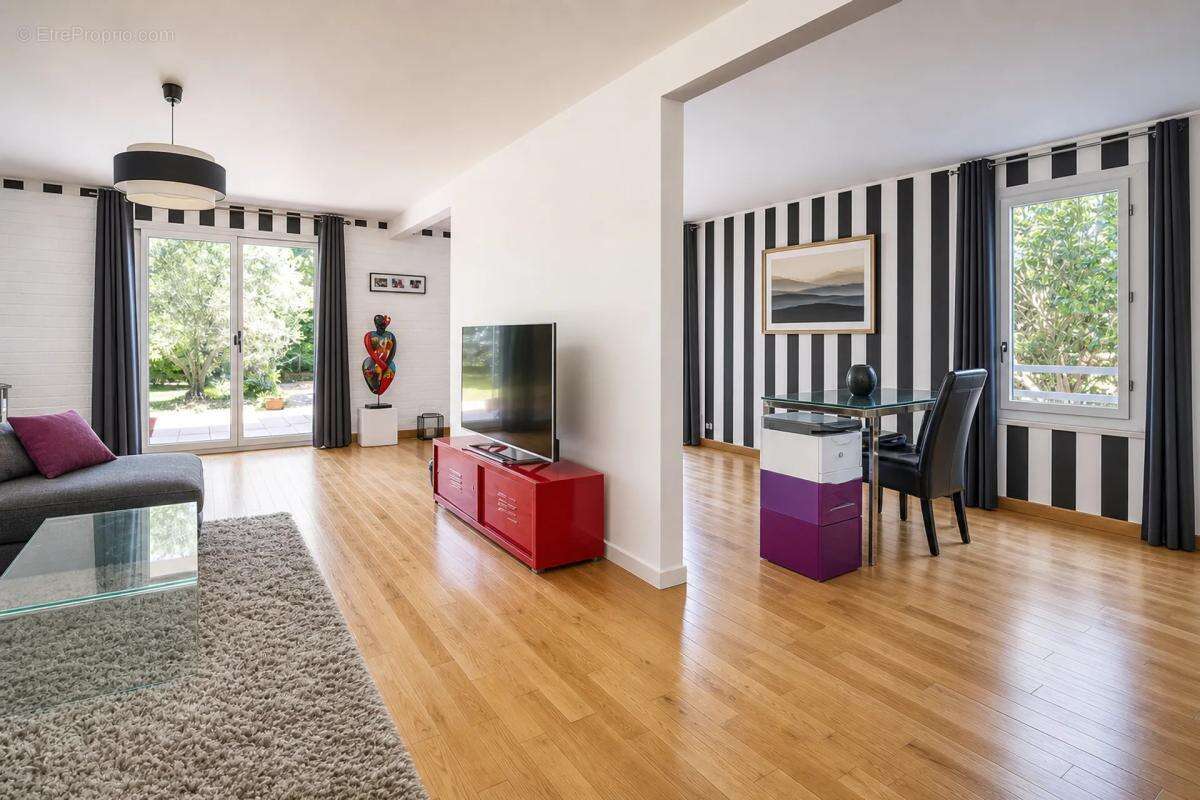 Impasse du Montcalm Appartement de 5 pièces de 150 m² - photo 2