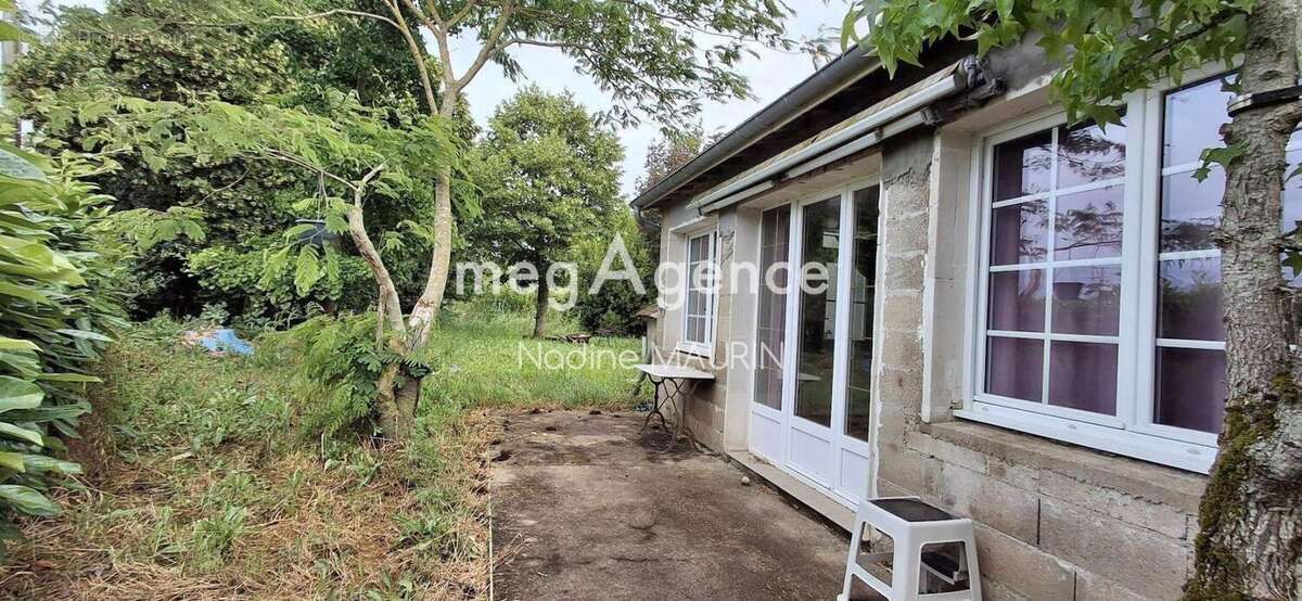 À rénover  Maison de 105 m² sur terrain de 3 180 m²  Villavard - photo 2
