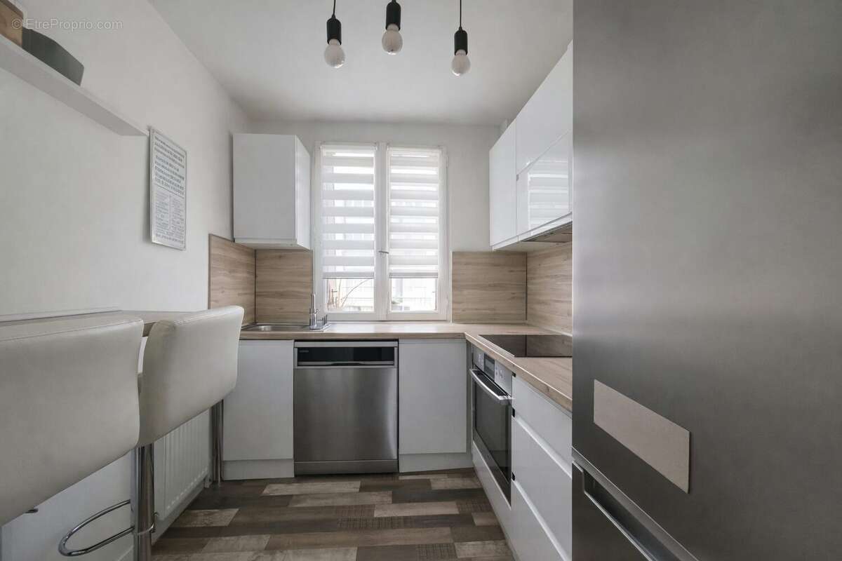 Appartement à LES PAVILLONS-SOUS-BOIS