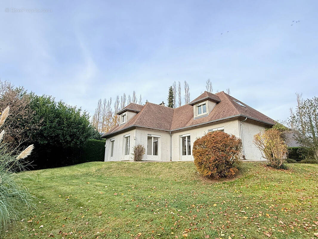 Maison à CRESPIERES