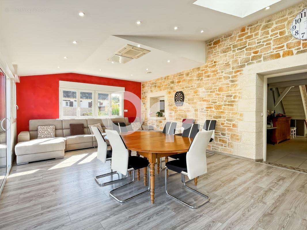 Maison à LE VAL-DAVID