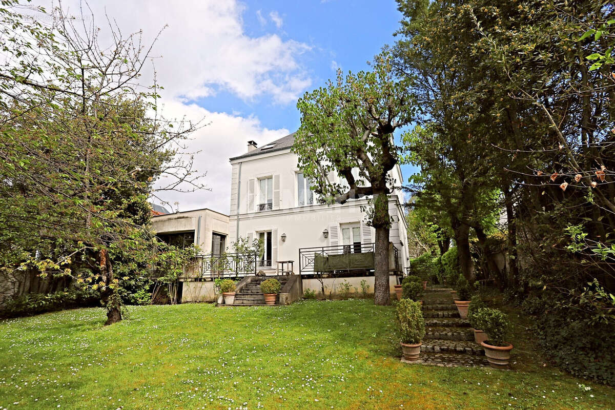 Maison à SAINT-MAUR-DES-FOSSES