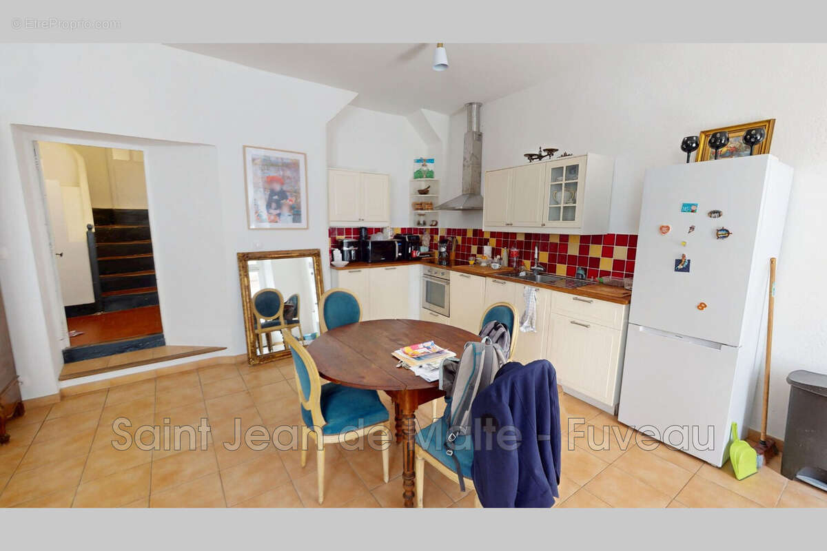 Appartement à SAINT-ZACHARIE