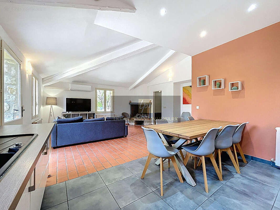 Propriete composee de 7 gites  de 430m² sur terrain de  63547 m². - photo 16