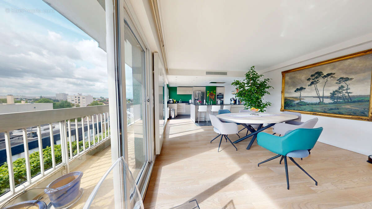 Appartement à SARTROUVILLE