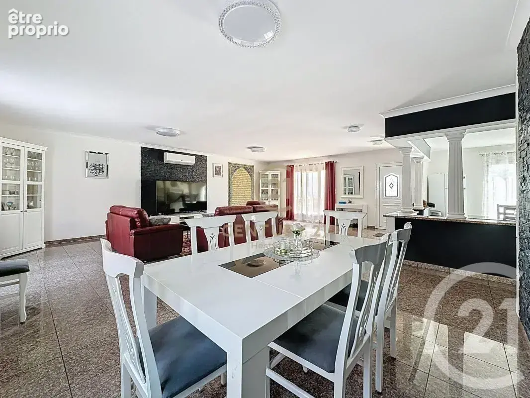 Maison 139 m² à Givors  - photo 3