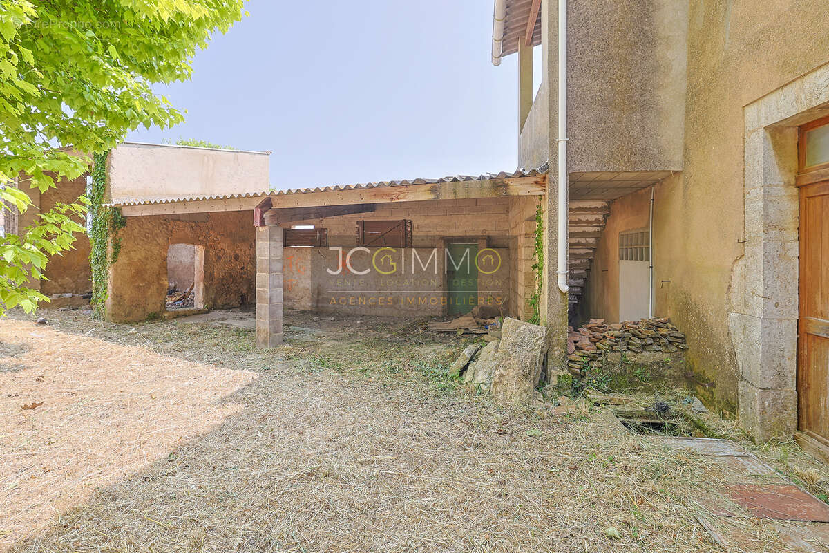Bastide de 800m2 sur un terrain de 657m2 - photo 18