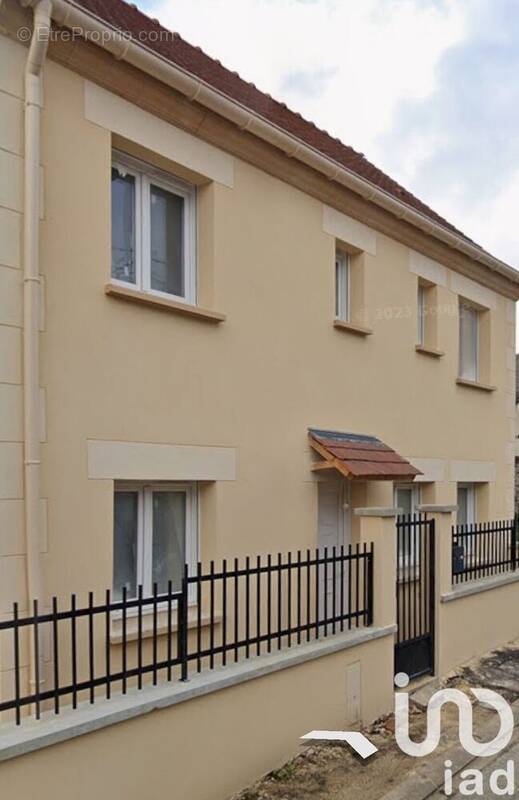 Photo 1 - Maison à CREVECOEUR-LE-GRAND