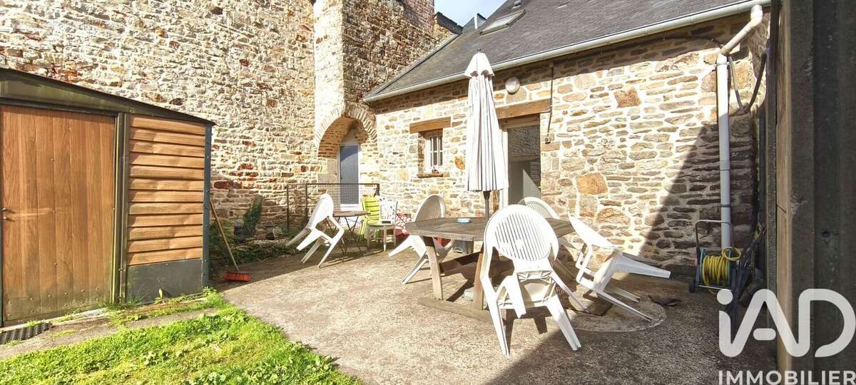 Photo 2 - Maison à LIVRE-SUR-CHANGEON