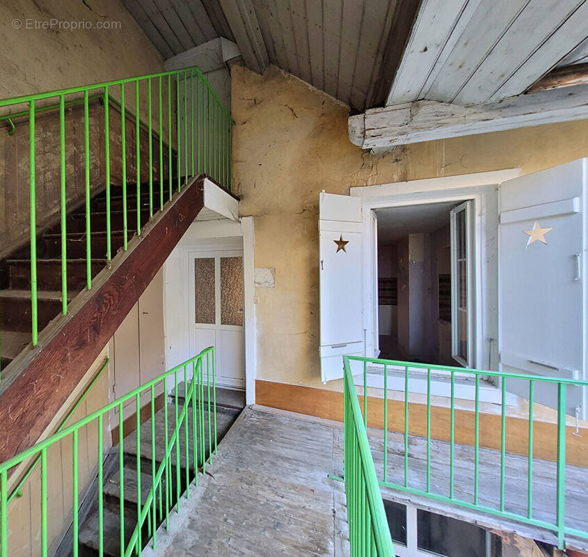 Appartement à POLIGNY