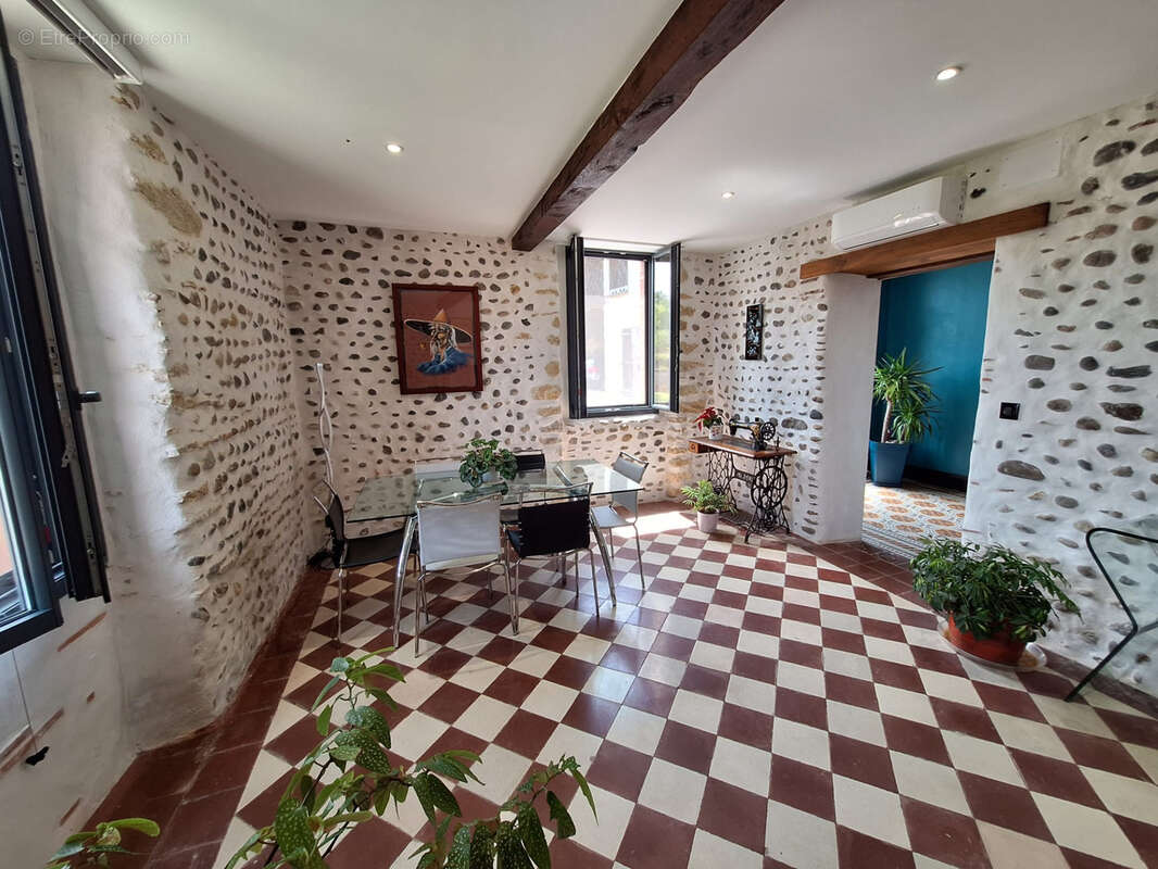Charmante maison Gasconne 145m² Habitable avec 185m² de dépendances sur 1300m² de terrain - photo 6
