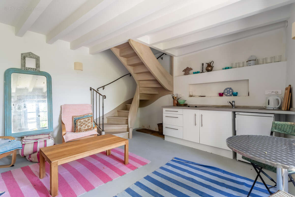 Maison à BEAUVILLE