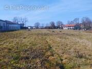 Terrain à SAINT-CLAR-DE-RIVIERE