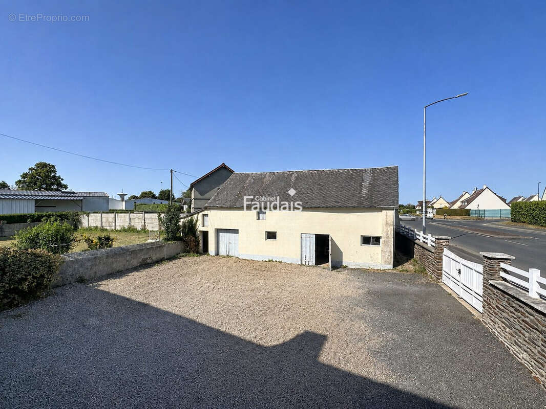 Maison 93 m² à Saint-Lo  - photo 2