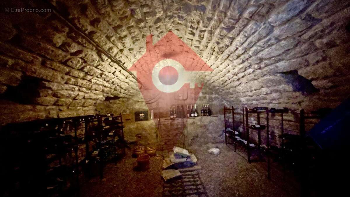 Maison à CRESPIERES