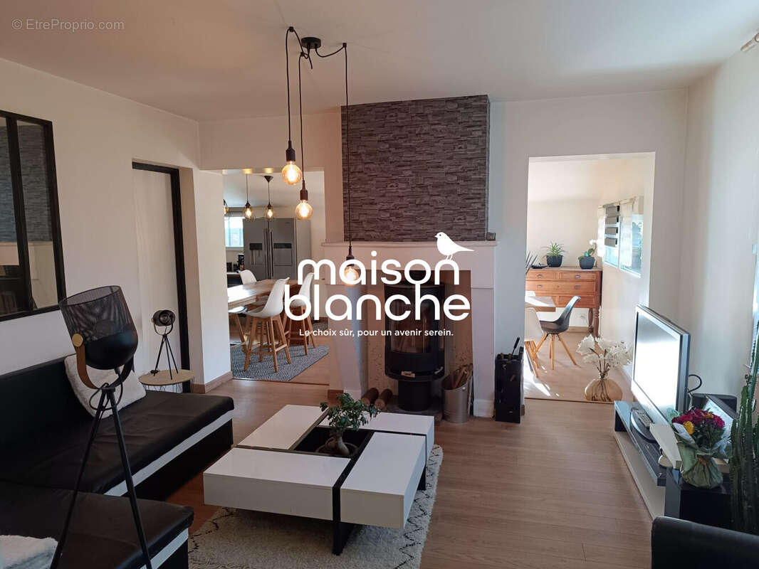 Maison 121 m² à Coutras  - photo 3