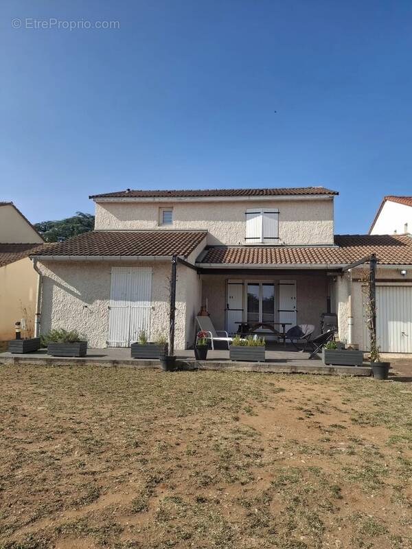 Maison à MONTELIMAR