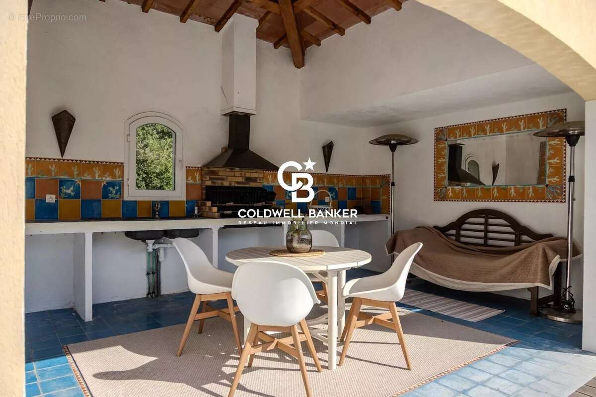 Maison à BORMES-LES-MIMOSAS