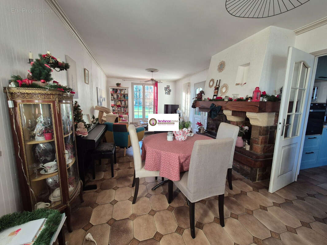 Maison à LE MELE-SUR-SARTHE