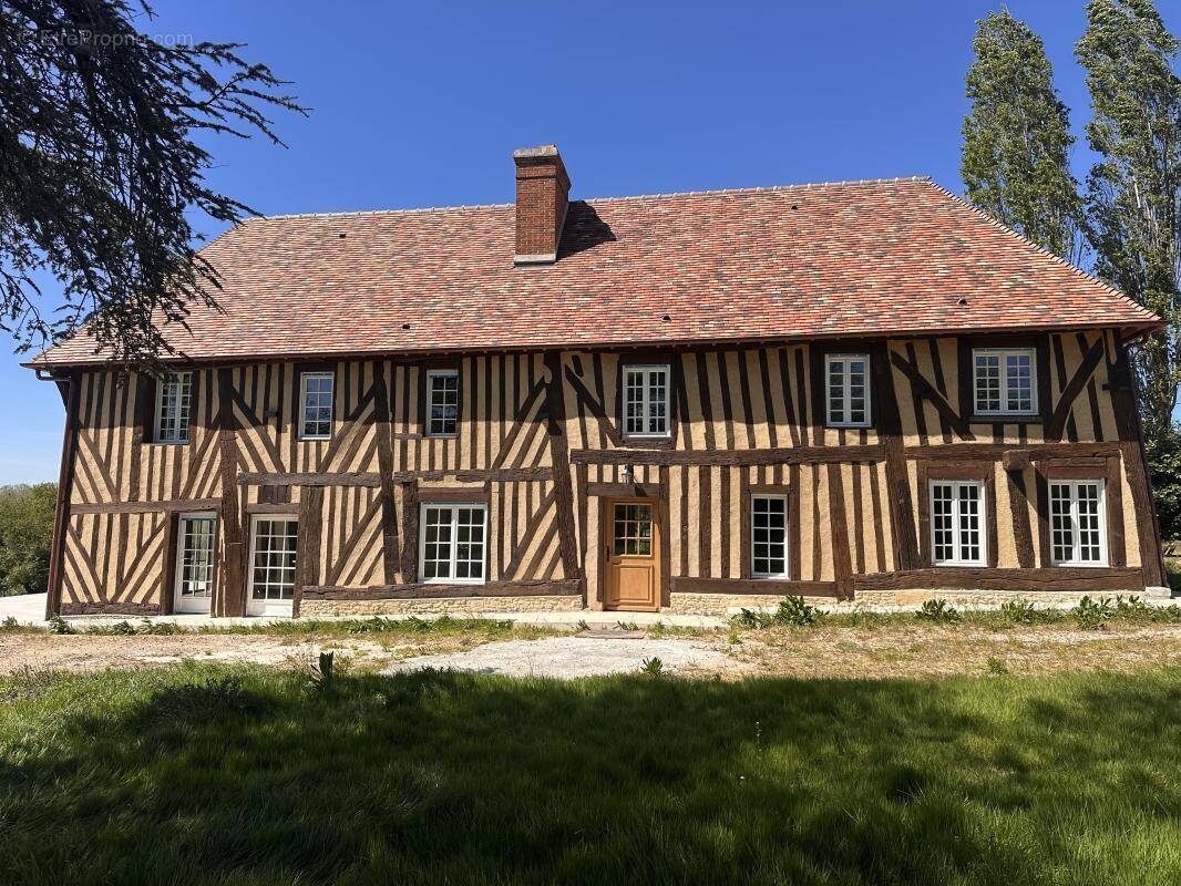 Maison à MEZIDON-CANON