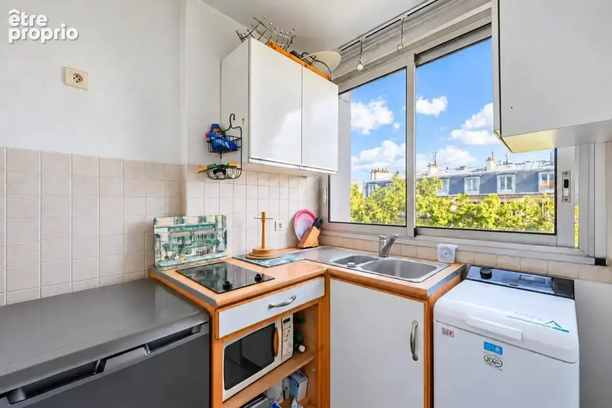 Paris XIVème - Av Maine: Studio au 6ème étage vue dégagée - photo 5