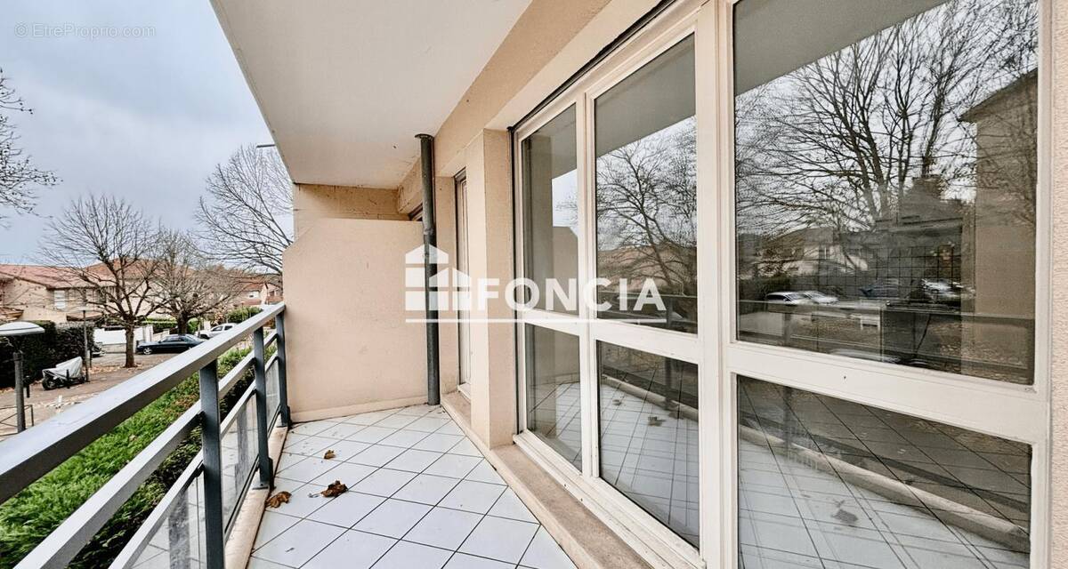 Appartement à SAINT-GENIS-LES-OLLIERES