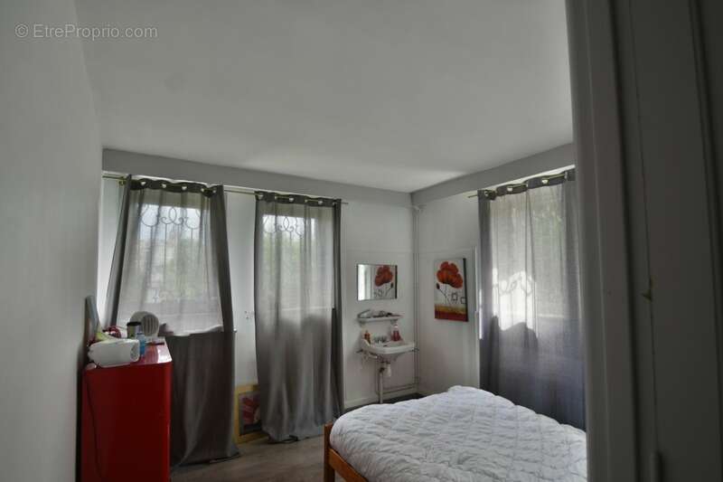 Maison à COURS-LA-VILLE