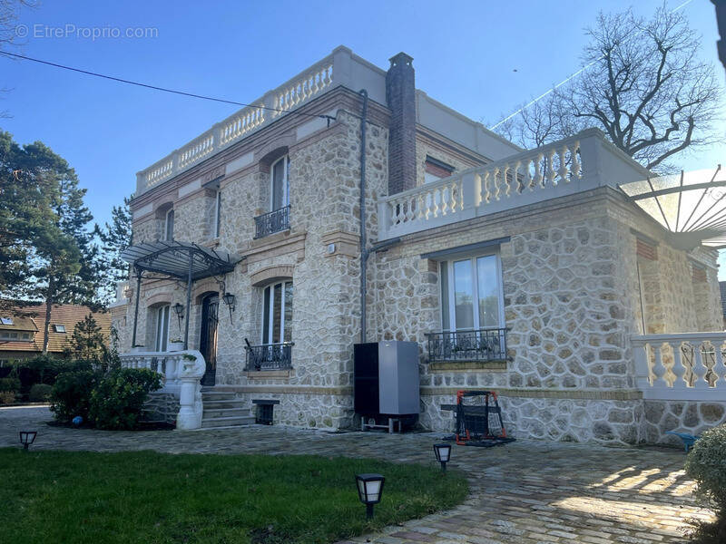 Maison à BEAUCHAMP