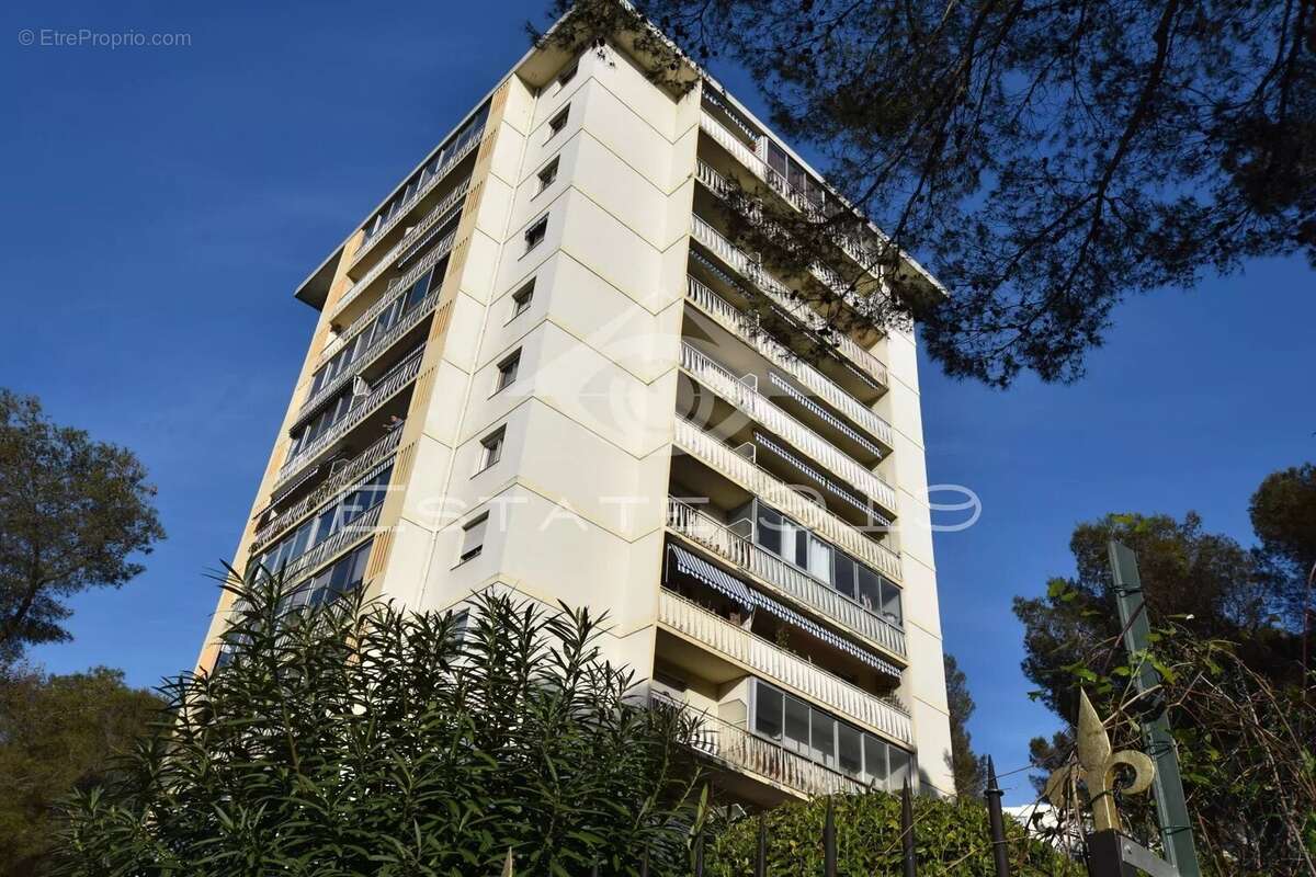 Appartement à LE CANNET