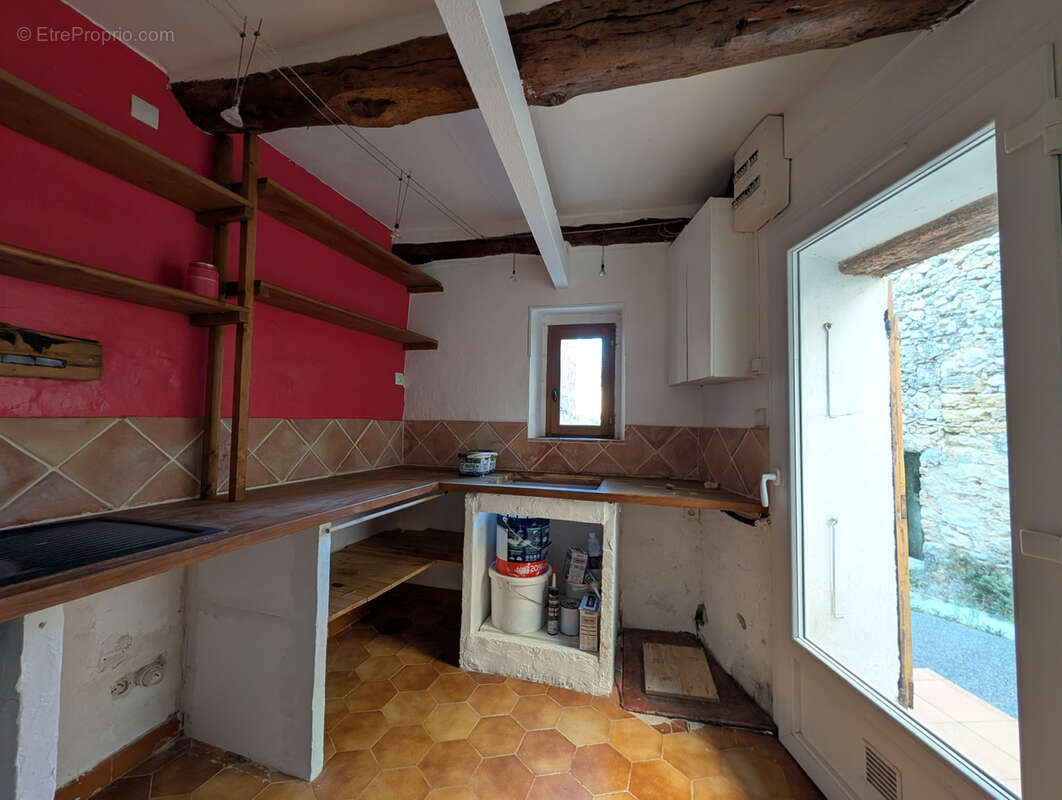Charmante Maison T4 de Village en Pierre avec extérieur, à Mirabeau (84120) - photo 3