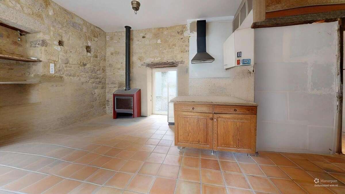 Maison au coeur d'un des plus beaux villages de France, à rénover, avec appartement indépendant et garage - photo 9