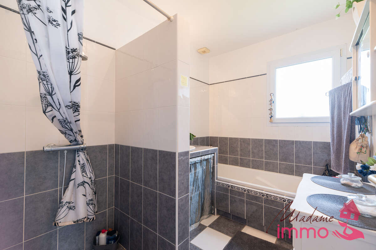 Maison à SAINT-PIERRE-DU-MONT