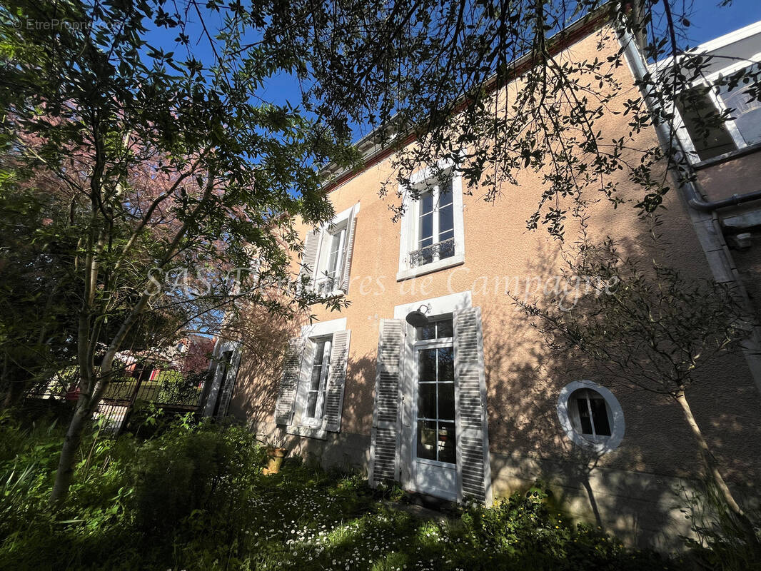 Maison à SAINT-SATUR