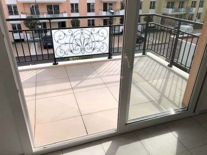 Appartement à VILLENEUVE-LOUBET