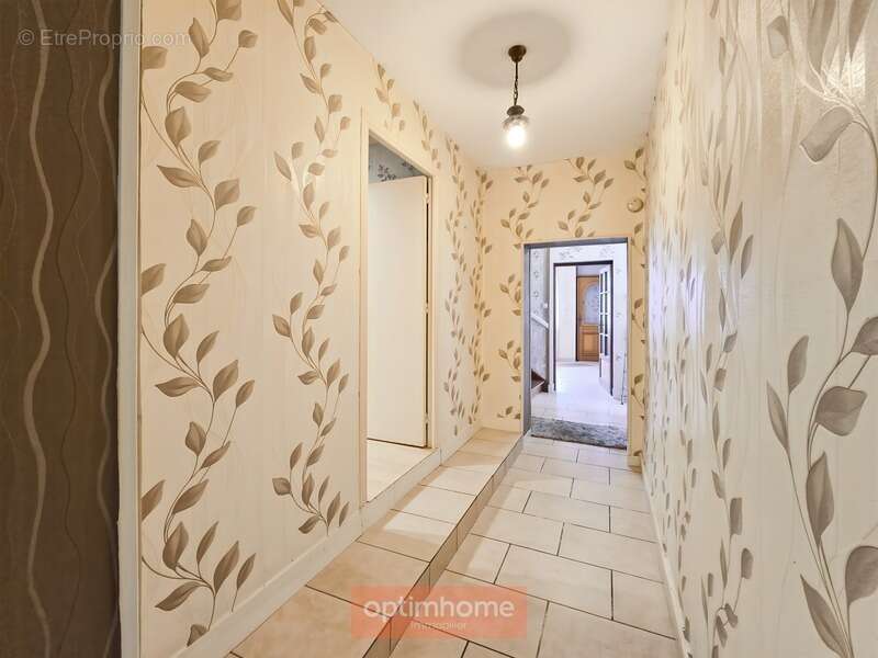 Maison à CROISILLES