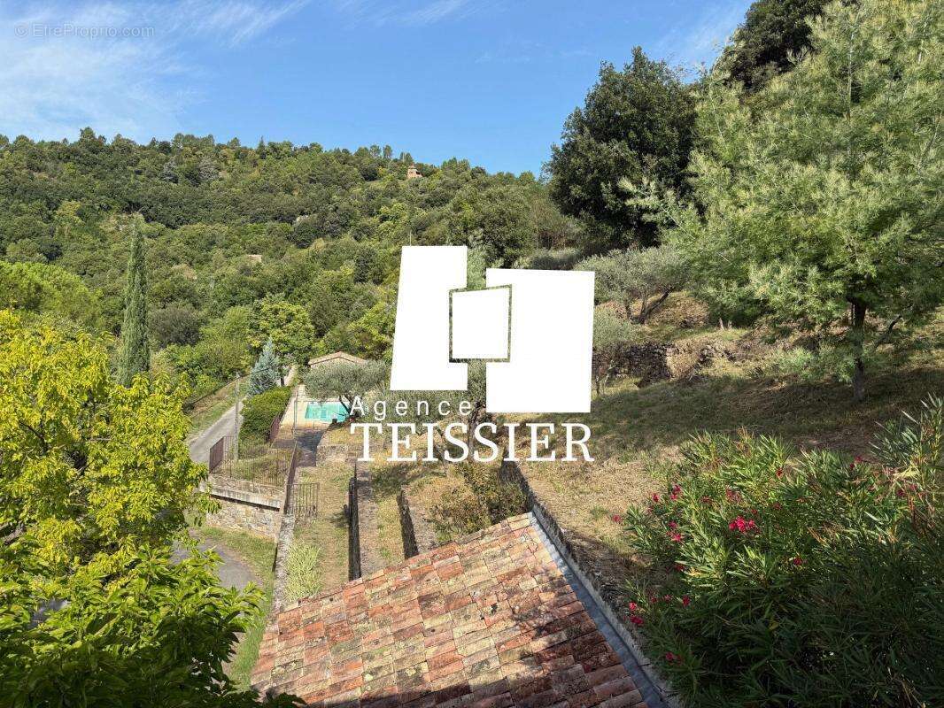 Maison à SAINT-PIERRE-SAINT-JEAN