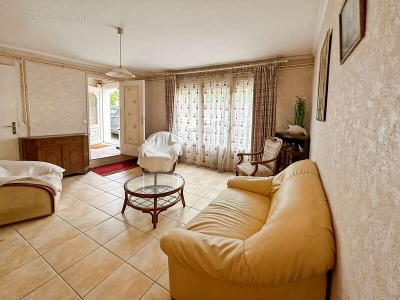 Maison à vendre 6 pièces EAUZE (32) - 140 m2 de surface habitable - Terrain 302 m2 - Possibilité de logements locatifs - photo 4