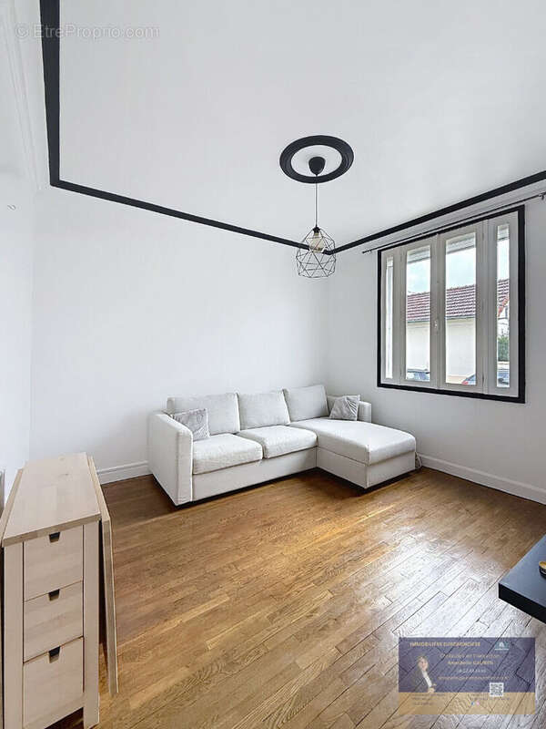 Maison à SAINT-JULIEN-LES-VILLAS