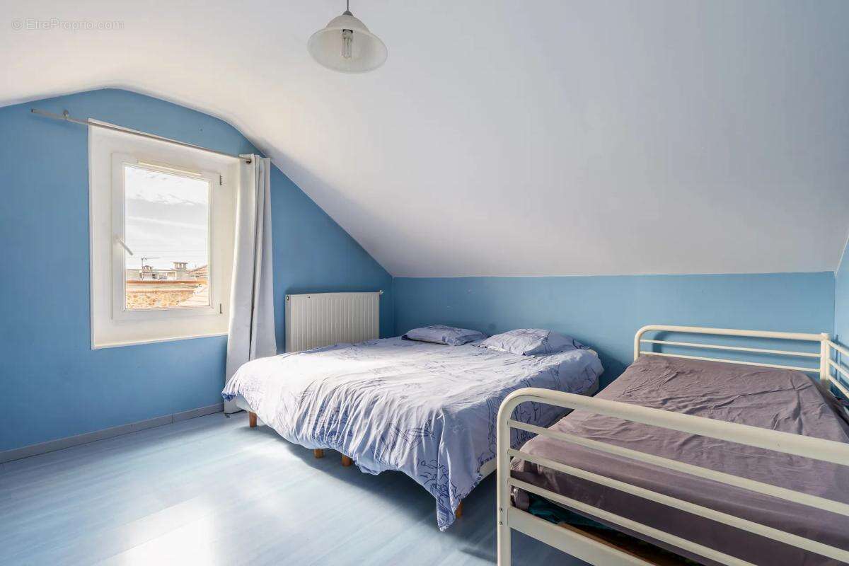 Maison de 6 pièces de 140 m² à Gagny - photo 12