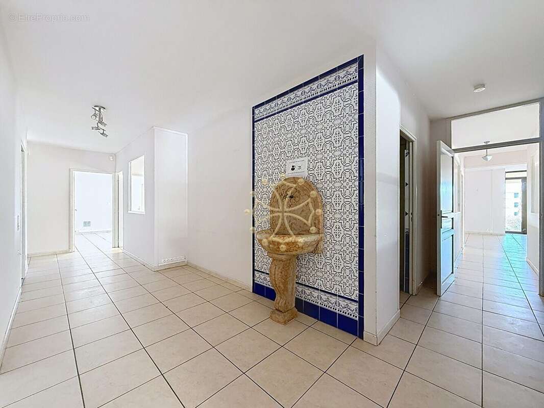 Commerce à LAUNAGUET