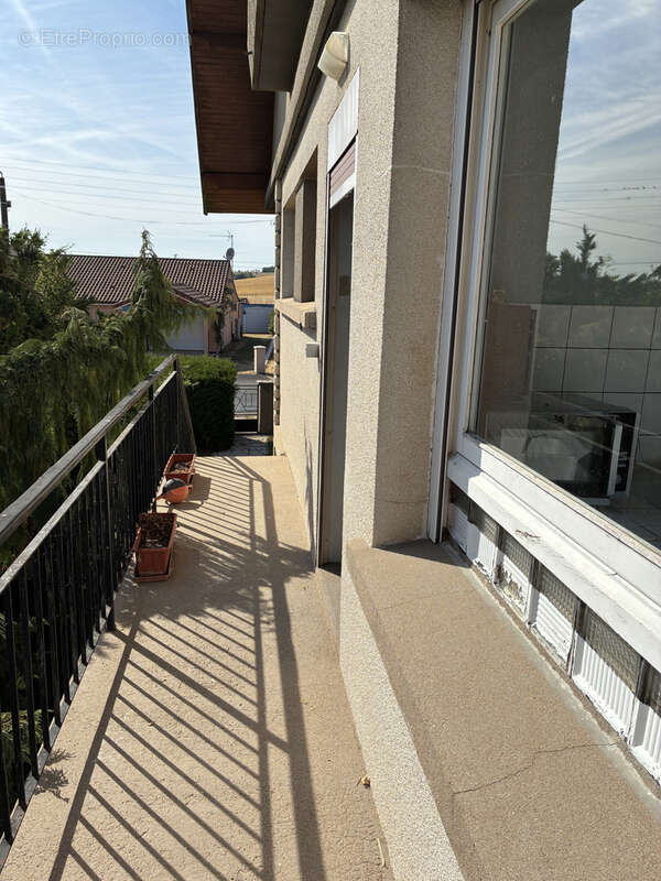 Pavillon à rénover entièrement, élevé sur sous-sol complet - photo 20