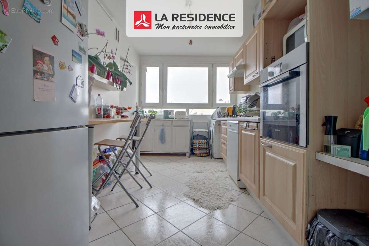 Appartement 64 m² à Les Clayes-Sous-Bois  - photo 2