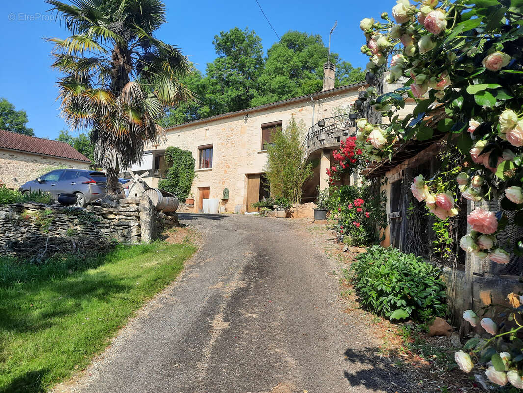 Maison à CUZORN