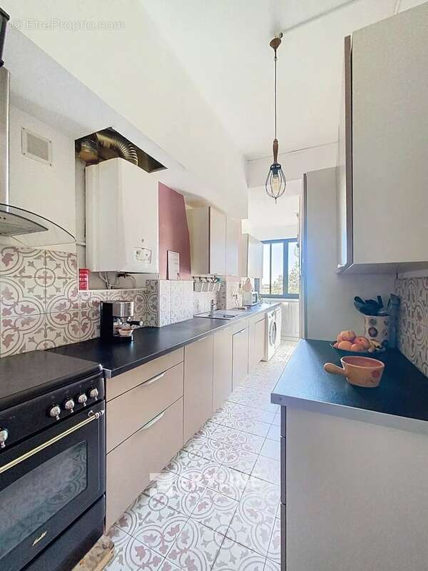 Appartement à MARSEILLE-1E