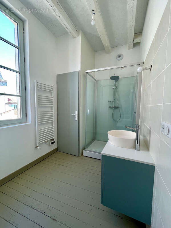 Maison à PORT-D&#039;ENVAUX