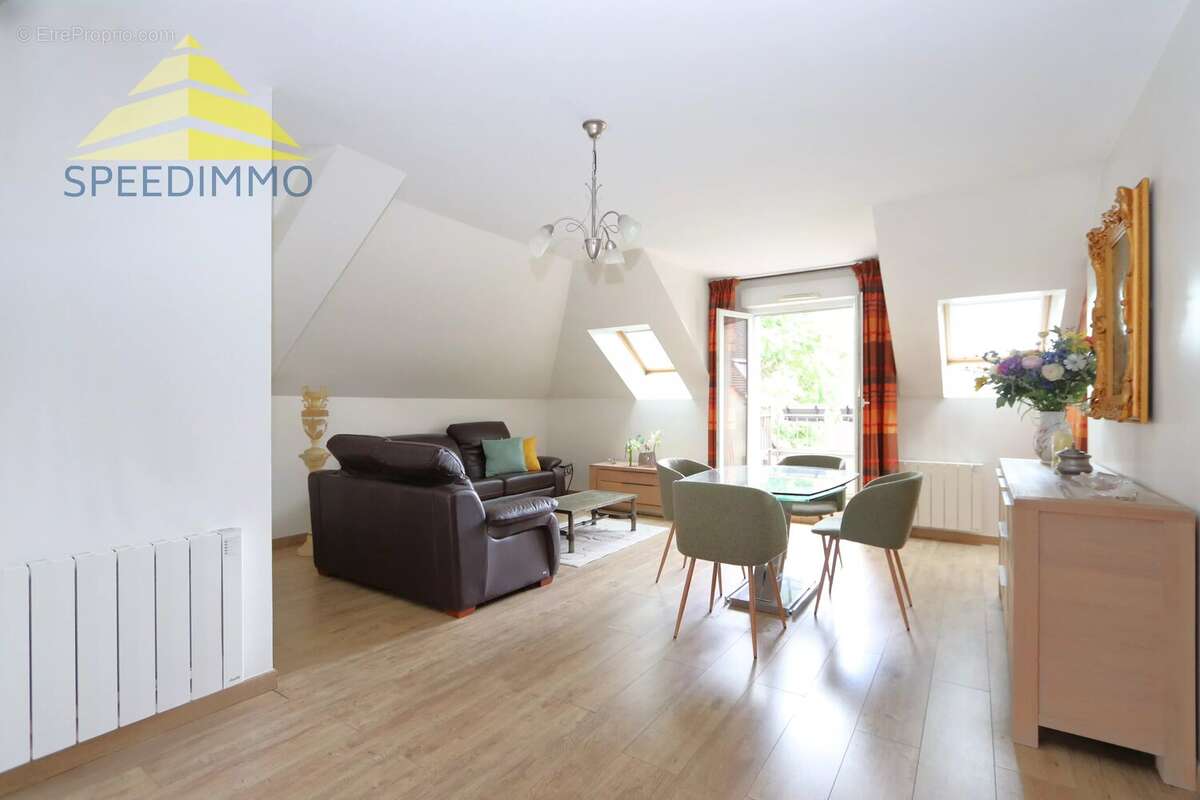 Appartement à MANDRES-LES-ROSES